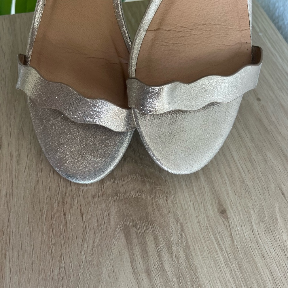 Gold Shimmer Sandals Chinese Laundry Metallic Shimmer Flat Ankle Tie Sandles - Picture 3 of 6
